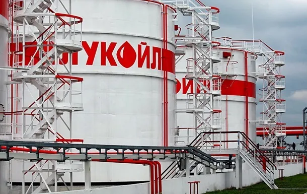 fico-discusses-options-for-resuming-lukoil-oil-transit-with-shmygal
