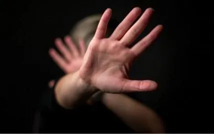 На Закарпатті підлітки підозрюються у зґвалтуванні жінки з інвалідністю