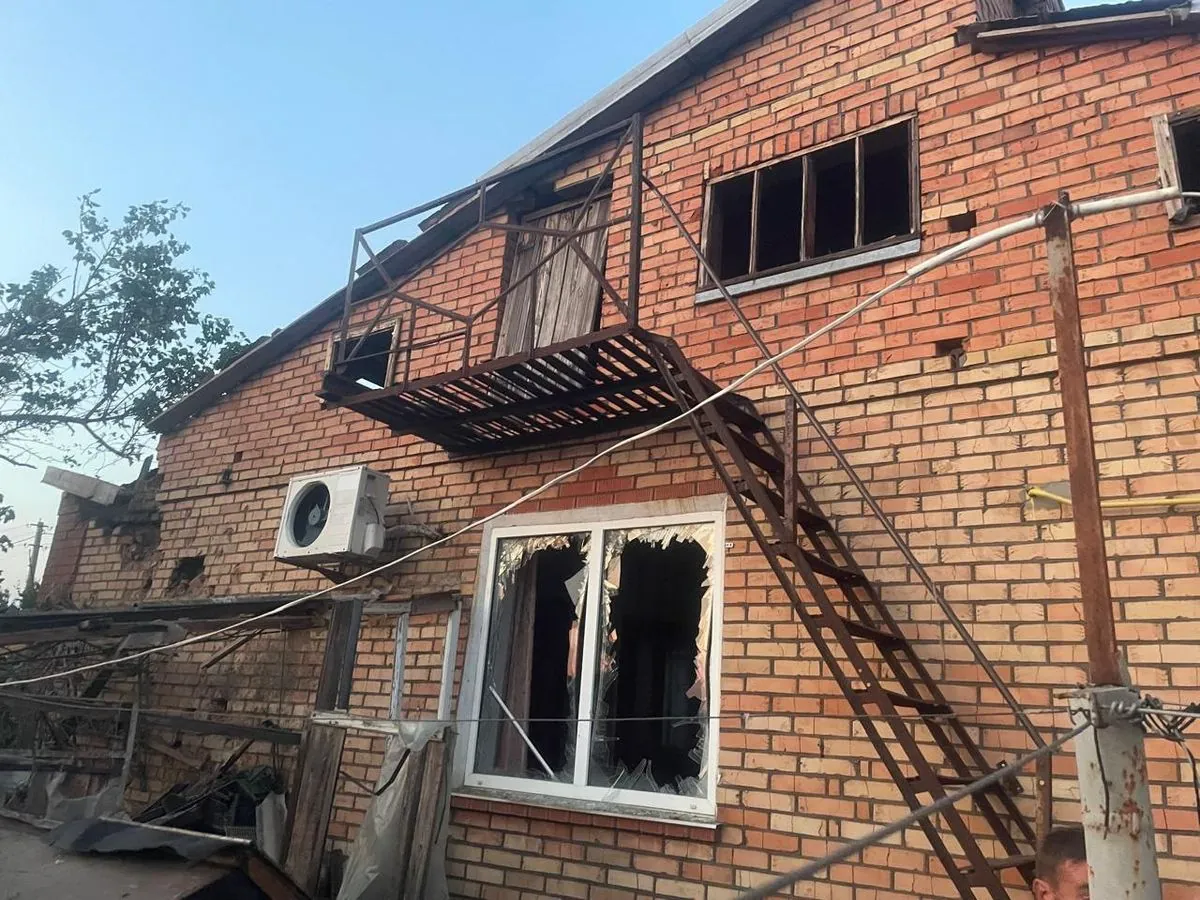 Атаки на Дніпропетровщину: збито 6 дронів та ракету, пошкоджено будівлі