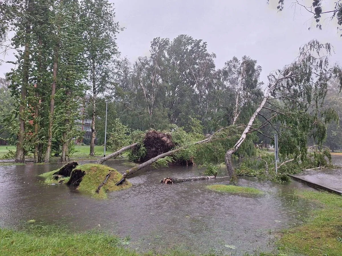 record-rainfall-in-latvia-streets-flooded-roads-blocked-tens-of-thousands-of-people-without-power