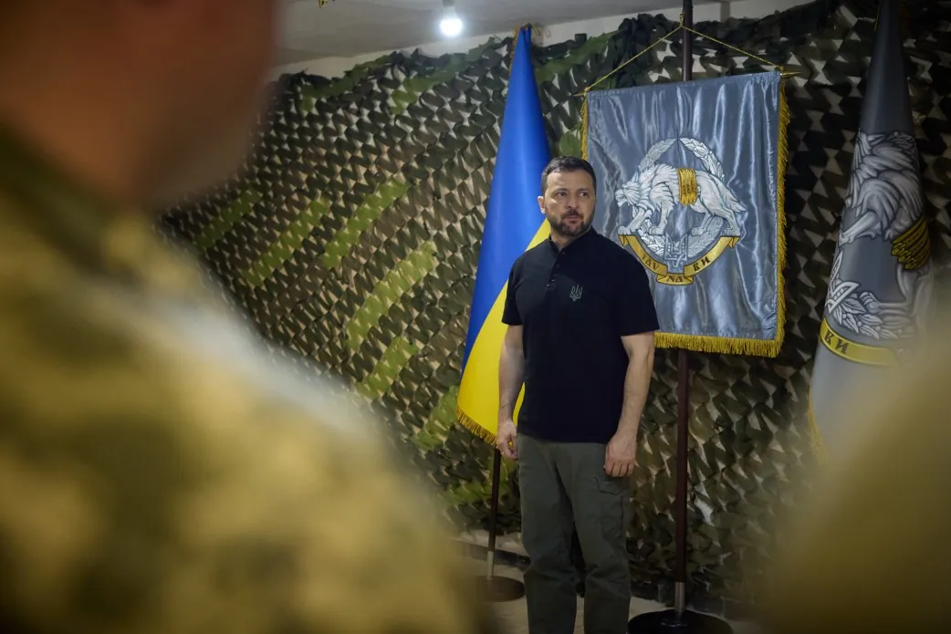 Зеленский посетил командный пункт ССО возле Волчанска: заслушал доклад о деятельности спецназовцев
