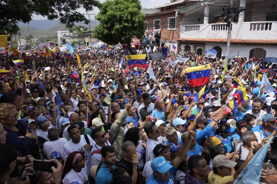 У Венесуелі тривають протести проти результатів виборів, поліція застосувала силу