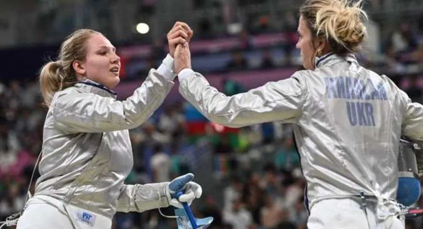 i-know-who-doesnt-need-to-shake-hands-with-harlan-on-hugging-ex-russian-after-winning-olympic-fight