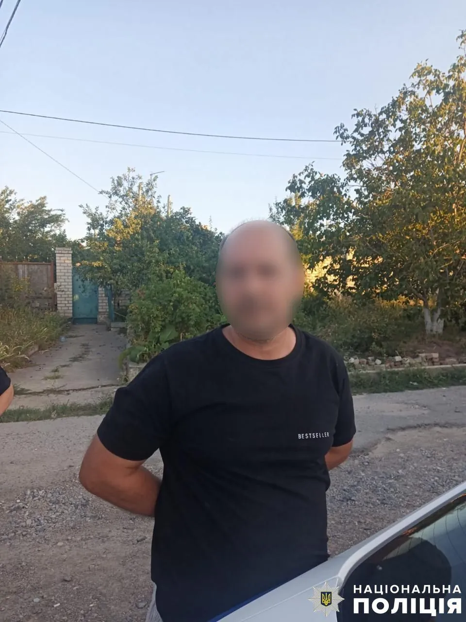 in-kherson-a-man-throws-a-grenade-near-a-store-one-dead-and-one-wounded