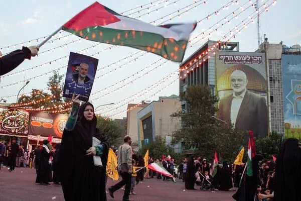 Верховный лидер Ирана Али Хаменеи приказал нанести прямой удар по Израилю
