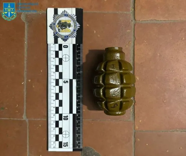 Man threatened to blow up a grenade on the street in Khmelnytskyi, arrested - Prosecutor's Office