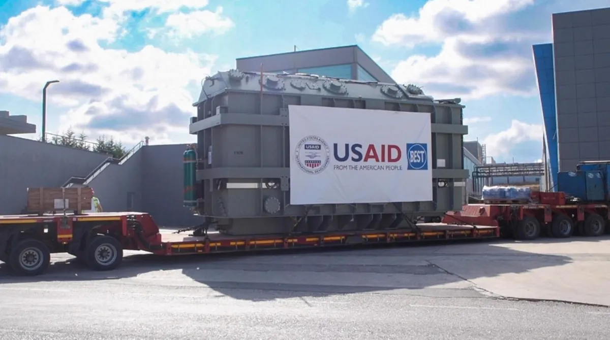 The U.S. has handed over 18 autotransformers to Ukraine to restore power grids