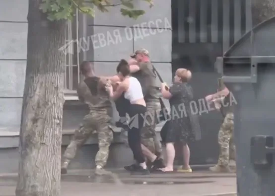 they-tried-to-fight-off-a-man-a-new-fight-with-representatives-of-the-tcc-took-place-in-odesa-social-networks