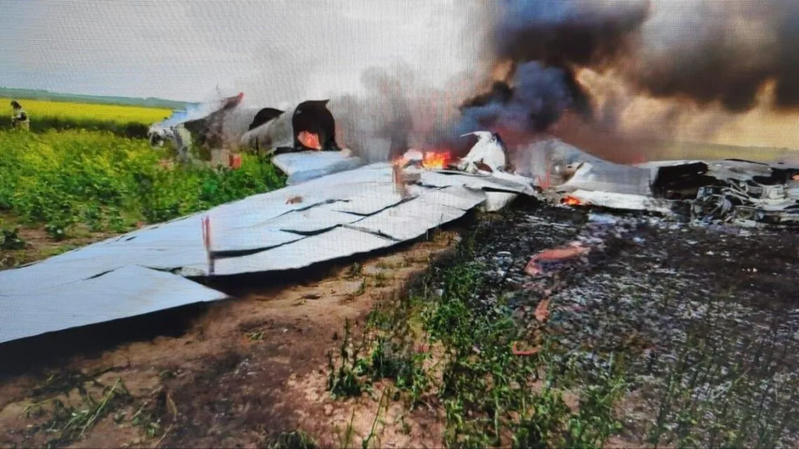 ГУР встановили воєнних злочинців з числа екіпажу знищеного у квітні бомбардувальника Ту-22М3