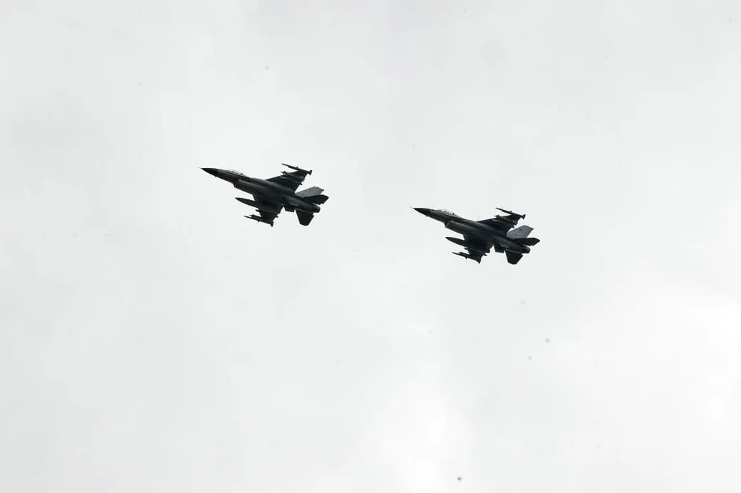 ВСУ смогут сбивать больше ракет и самолетов после получения F-16 - Сырский