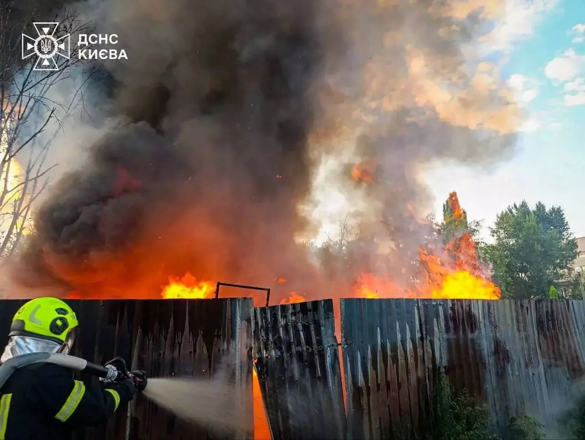A fire in an open area of 250 square meters was extinguished in Kyiv
