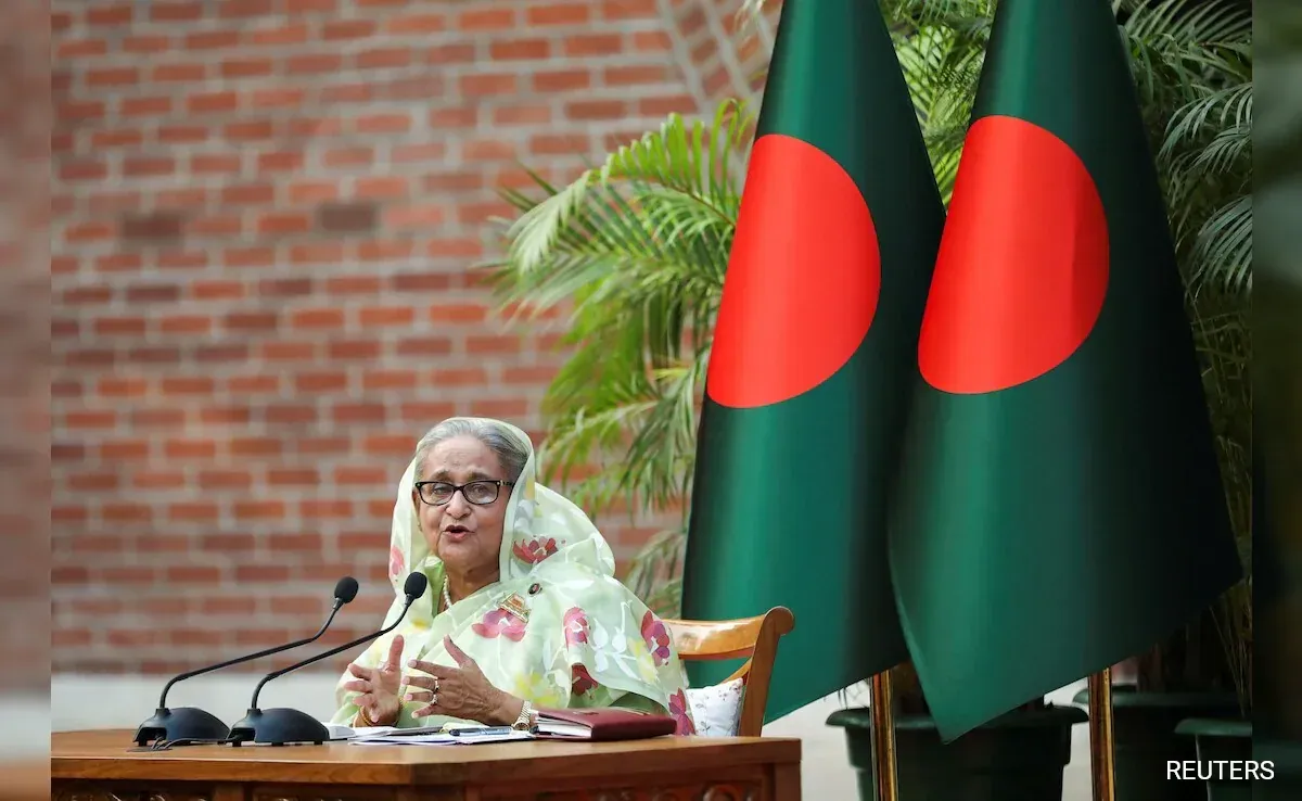 Прем'єрка Бангладеш подала у відставку і втекла з країни на тлі масових протестів у країні