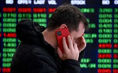 Побоювання щодо економічної кризи в США викликали паніку на світових фондових ринках - ЗМІ