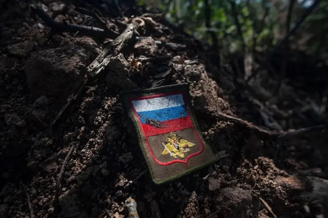 На южном направлении противник не имеет больших ресурсов, поэтому атакует небольшими пехотными подразделениями - Лыховий