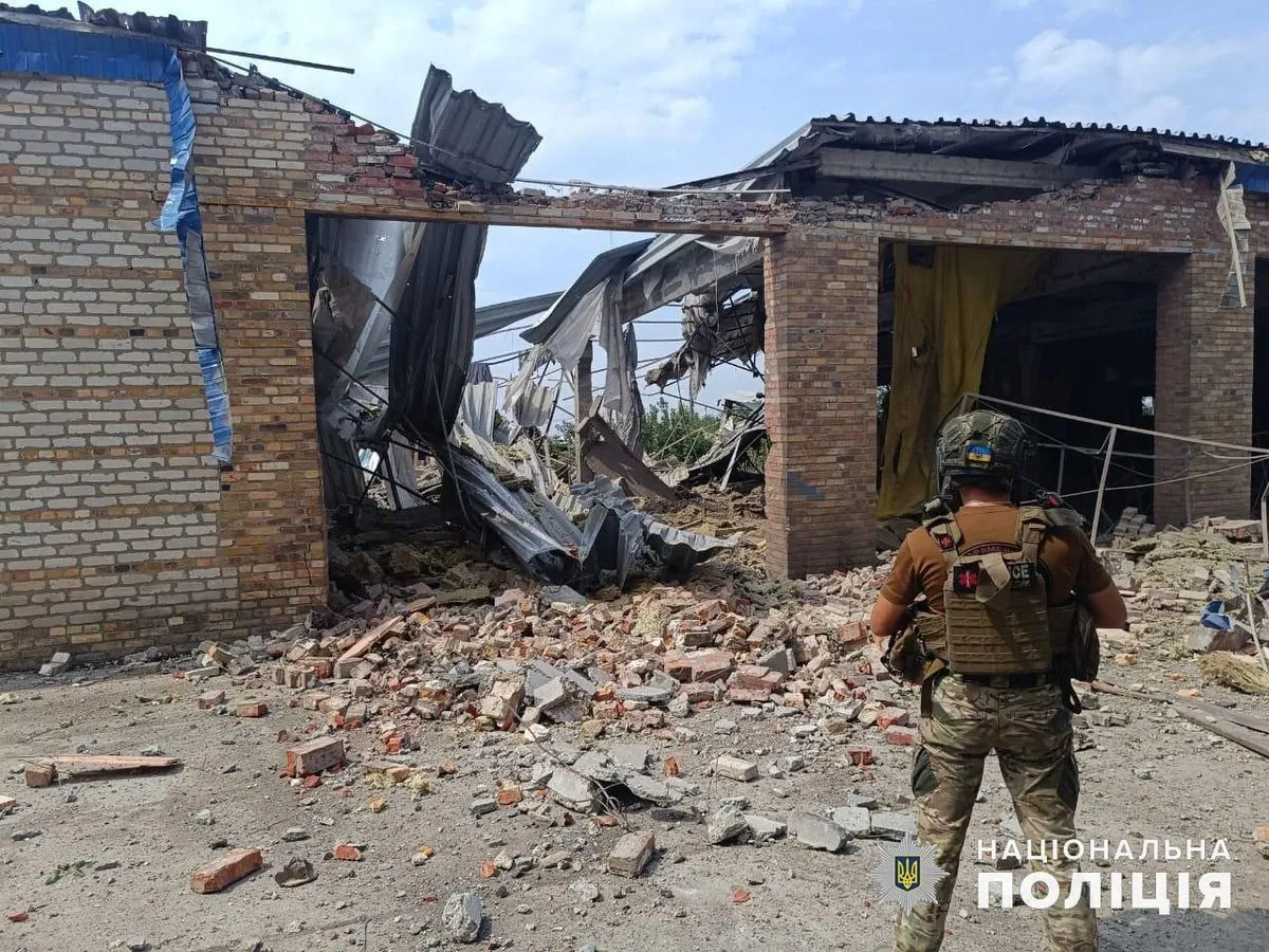 Донецкая область: утром подвергся вражеской атаке объект инфраструктуры в Покровском районе, 6 раненых, в Торецке есть погибший