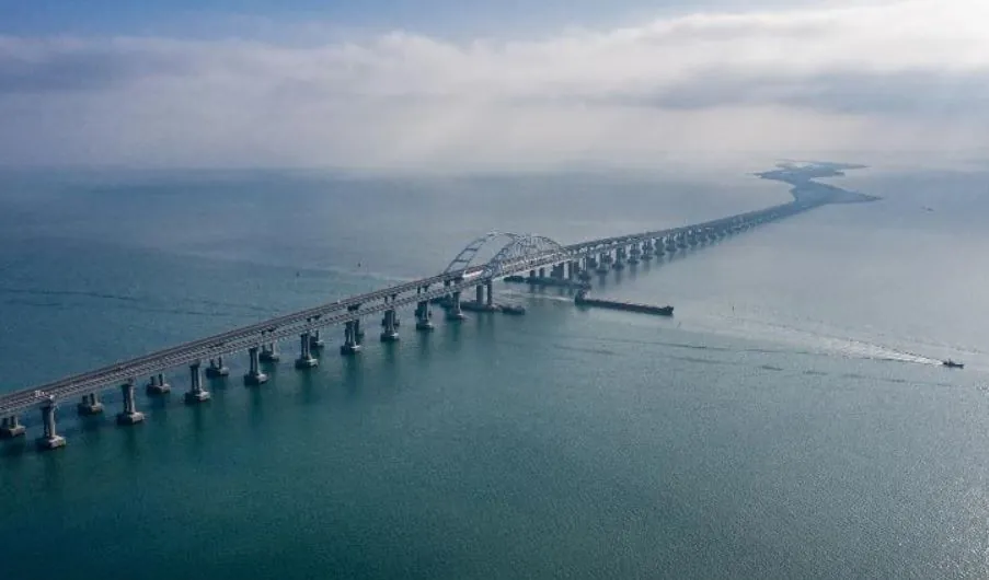 russians-continue-to-build-defenses-around-the-kerch-bridge