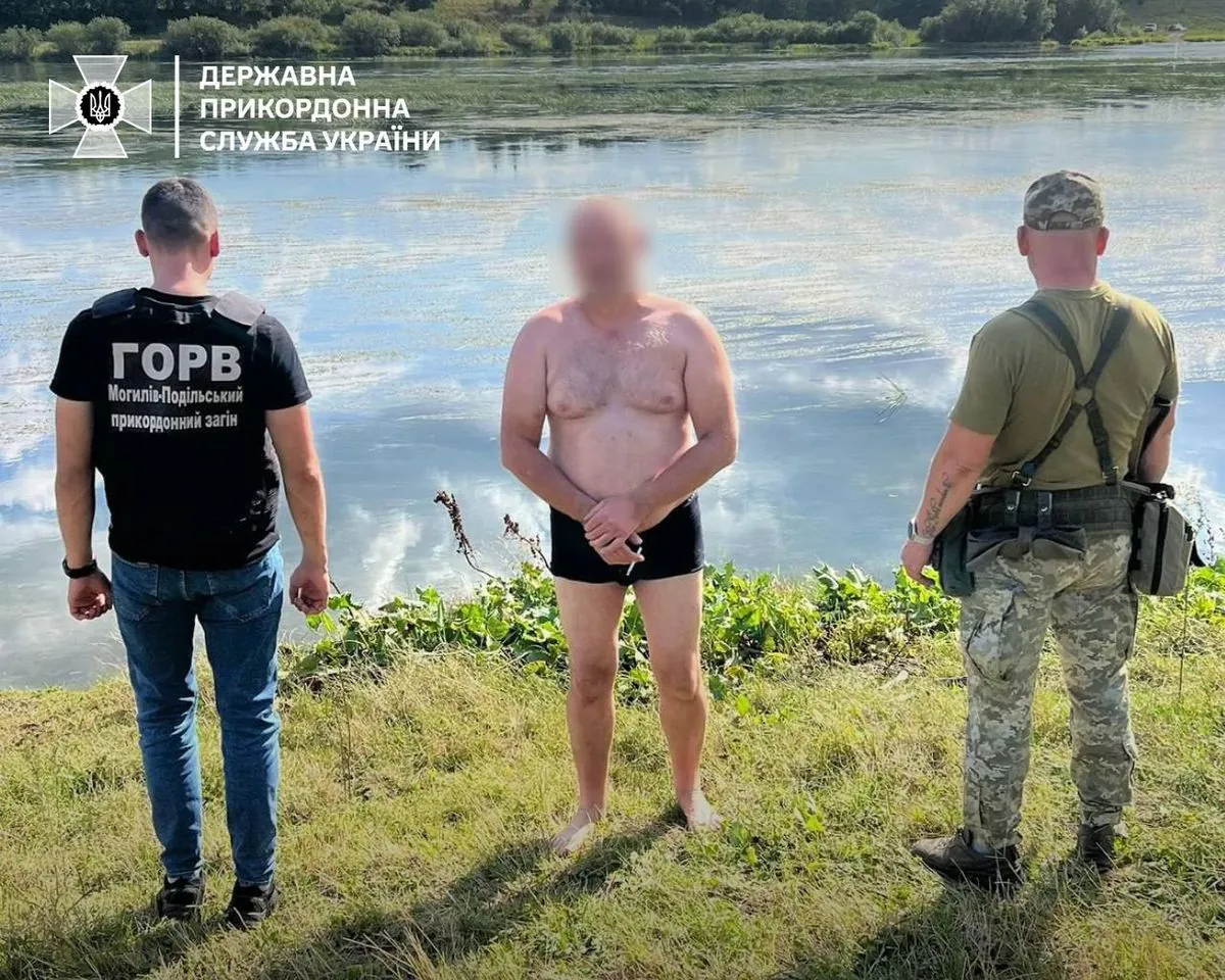 Moldovan swims across the Dniester "on a dare" and "wins" a ban on visiting Ukraine