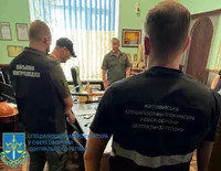 На Житомирщине командир назначил дополнительные выплаты бойцам, которые строили ему дом