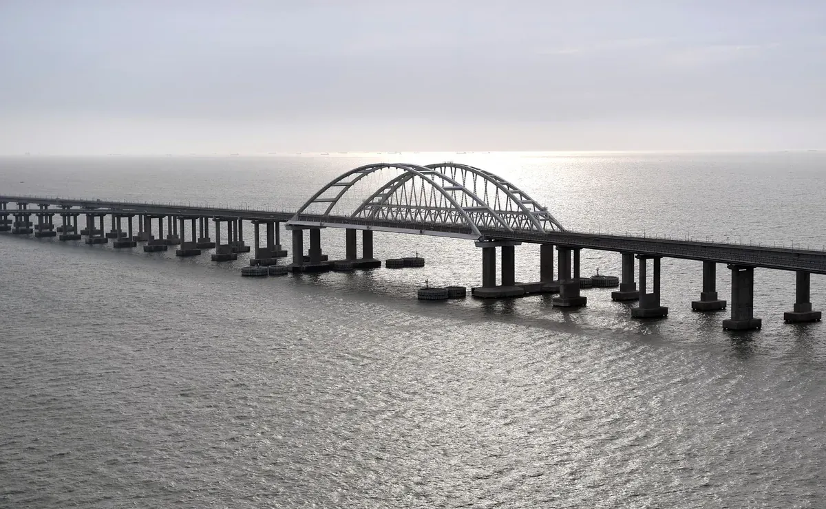 Occupants installed modules for transport inspection on the Kerch bridge