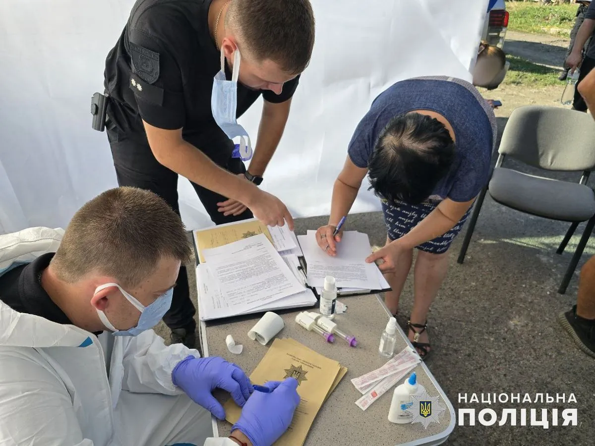 russian-strike-on-kostyantynivka-forensic-experts-seize-biological-samples-and-take-dna-tests