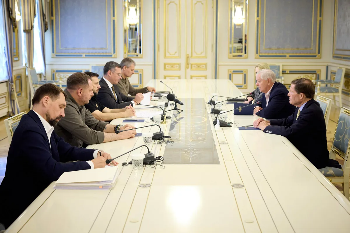 Zelenskyy meets with bipartisan US Senate delegation to discuss military aid