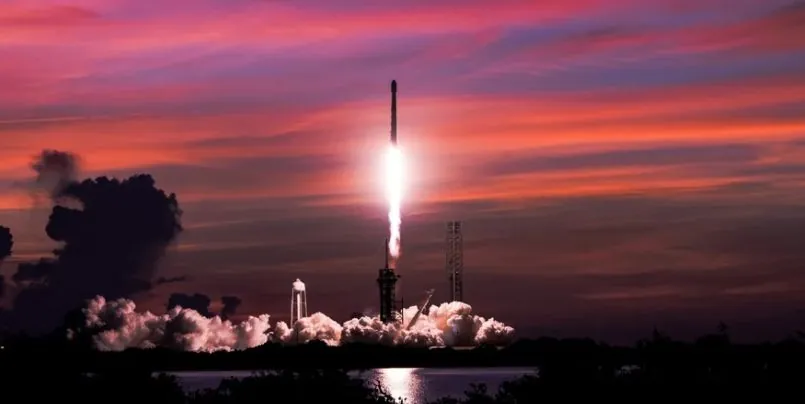 spacex-launches-falcon-9-with-satellites-to-expand-coverage-in-the-arctic