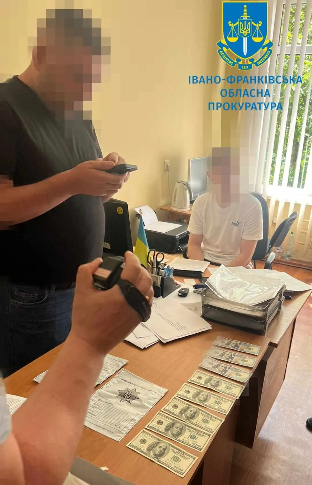 800-dollars-for-enrollment-and-deferral-from-mobilization-educator-detained-in-frankivsk-for-bribing-an-applicant