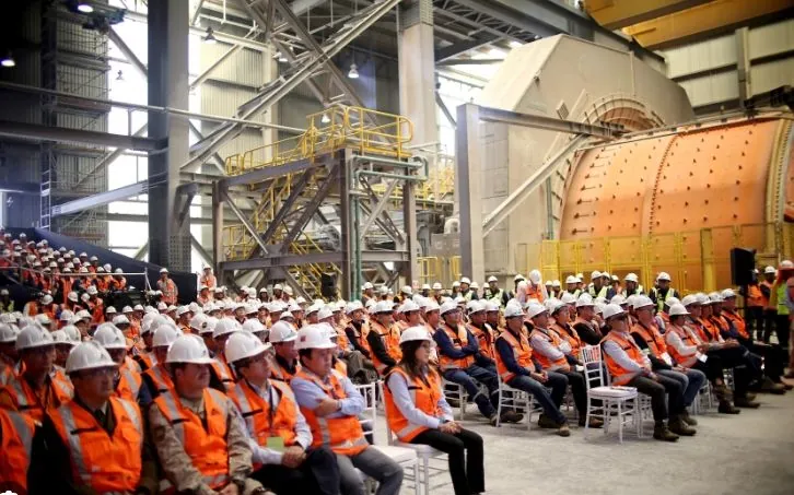 workers-go-on-strike-at-the-worlds-largest-copper-mine-in-chile