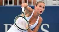 Marta Kostiuk defeats Elise Mertens at the start of the WTA 1000 tournament in Cincinnati