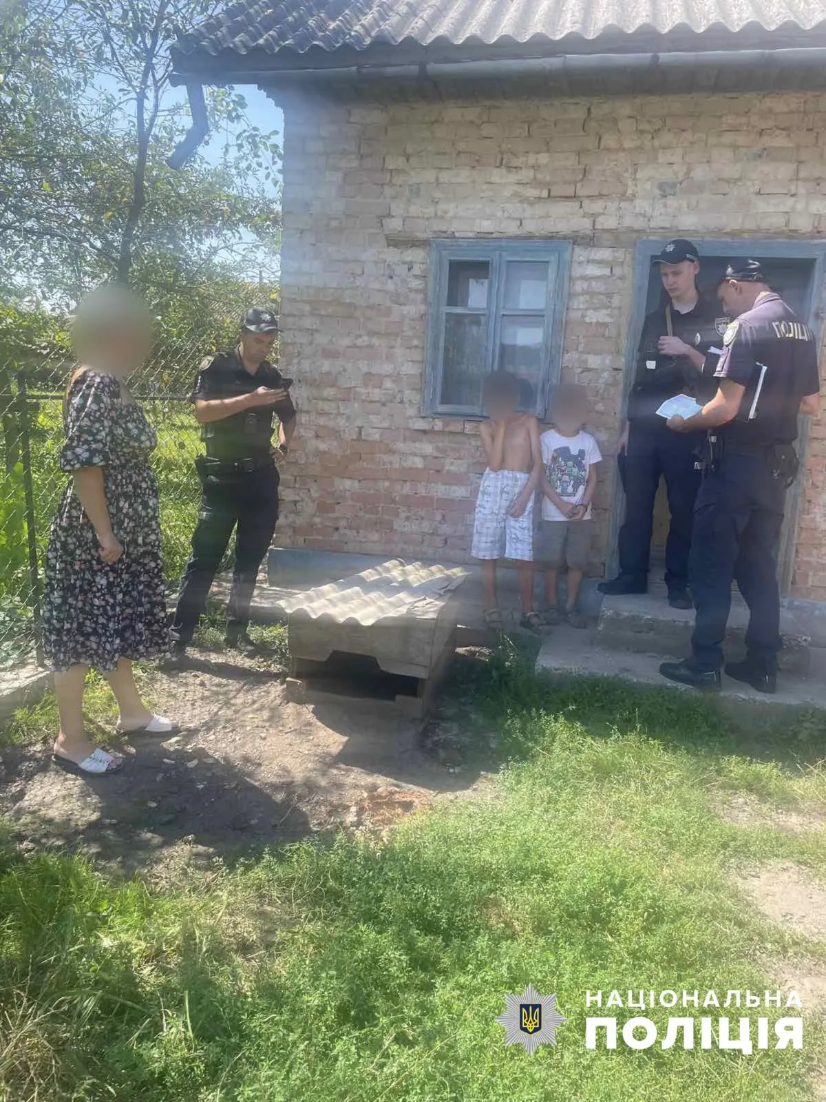 Torture of a child is being investigated in Bukovyna: a mother is suspected of putting her son on a chain