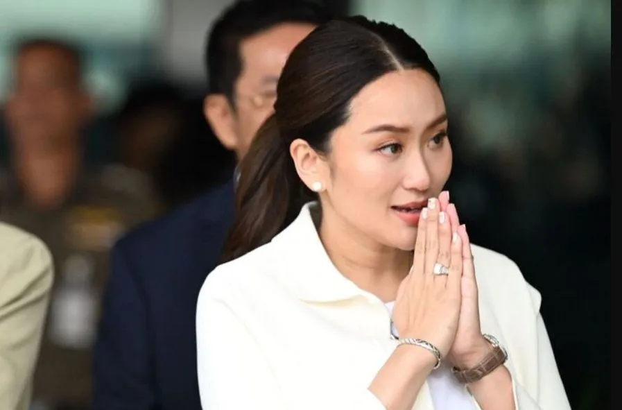 Thailand's ruling coalition chooses billionaire's daughter as prime ministerial candidate