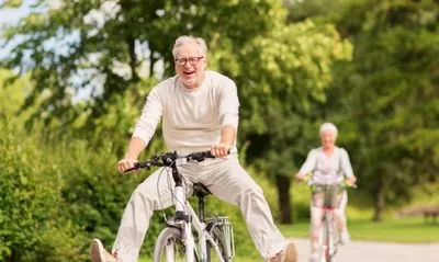 Aging is increasing rapidly in certain age groups: new study finds two major waves