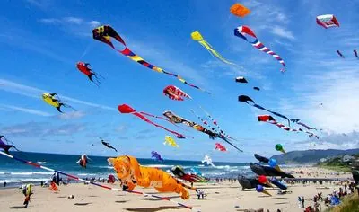 August 16: World Kite Day, Walnut Savior