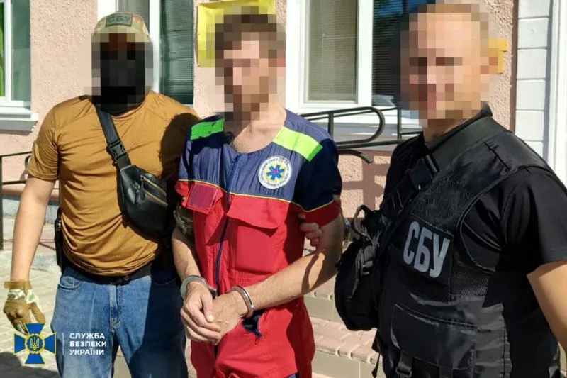 the-sbu-detained-an-ambulance-paramedic-who-was-correcting-russian-strikes-in-odesa-region