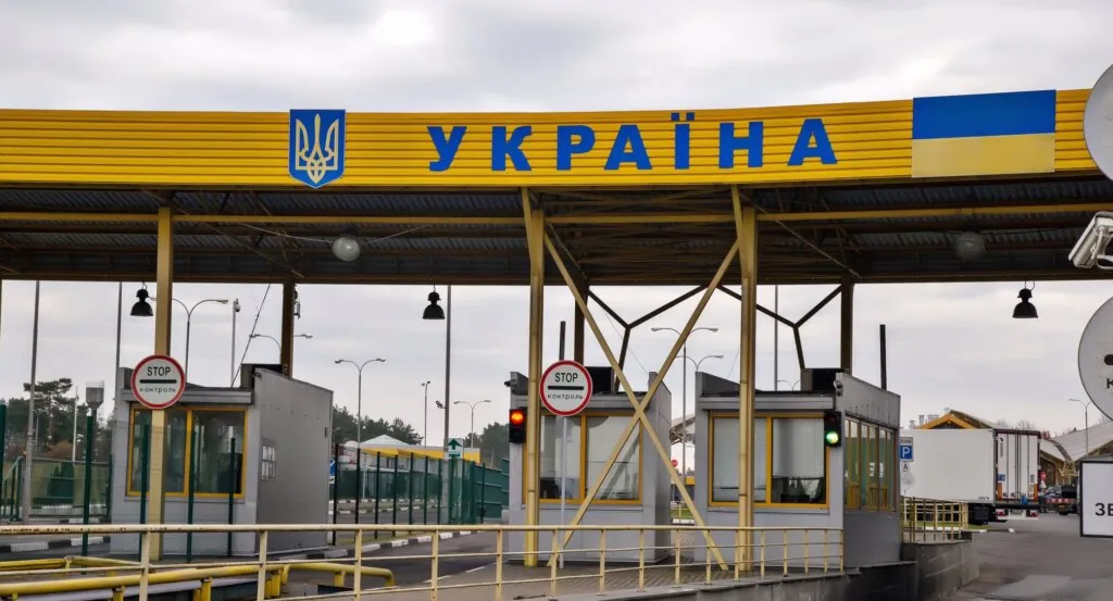 Road surface, signs and lighting repaired: 9 border crossing points modernized in Odesa region