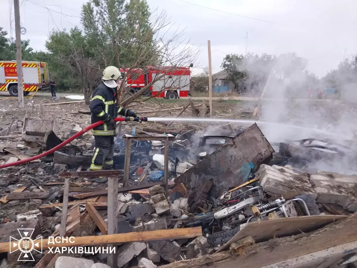 Двох загиблих внаслідок авіаудару на Харківщині витягли з-під завалів - ДСНС