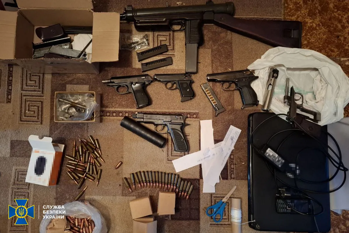 SBU exposes two groups of arms dealers selling trophy arsenals to criminals