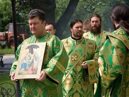 poroshenko-sluzhyv-palamarem-u-tserkvi-moskovskoho-patriarkhatu-zmi