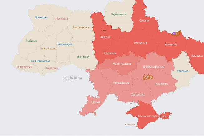 v-vozdushnikh-silakh-predupredili-o-dvizhenii-ocherednikh-udarnikh-bpla-chto-izvestno