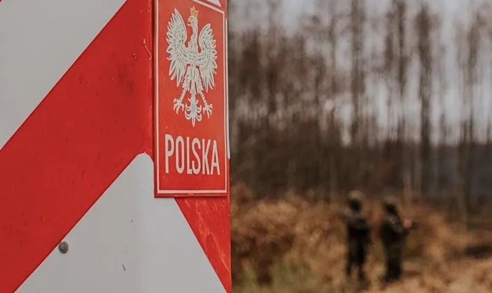 Poland reports an unknown object over its territory during Russia's attack on Ukraine