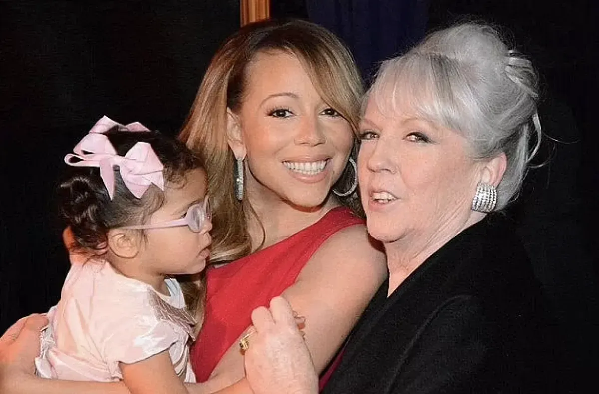 Mariah Carey lost her mother and sister on the same day