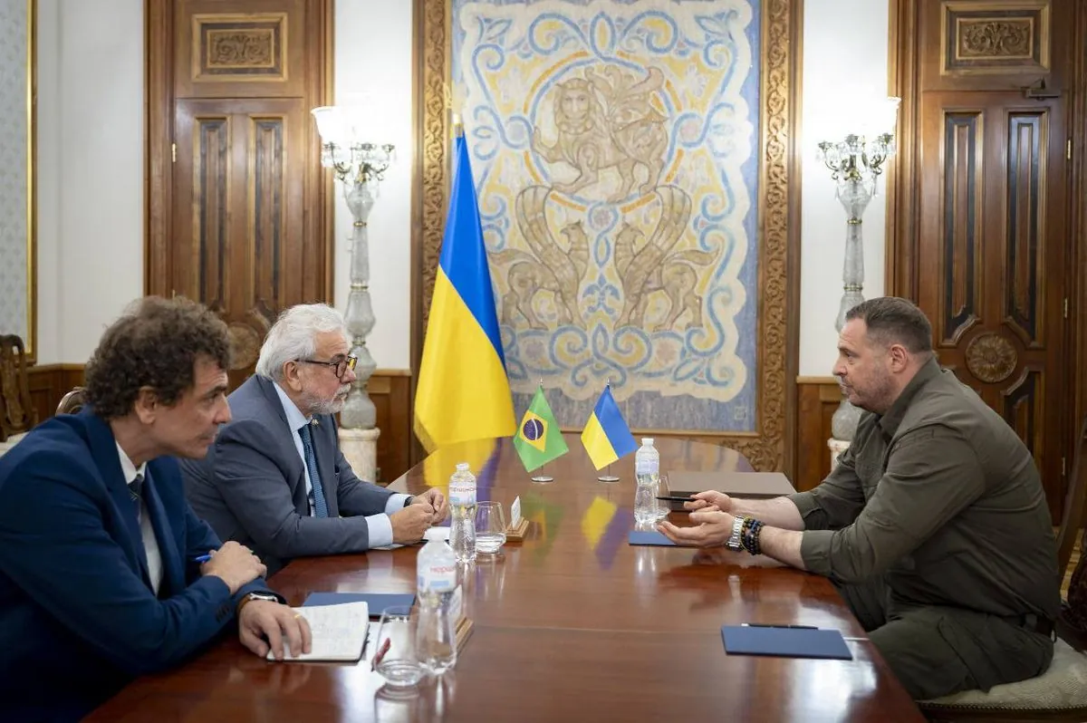 yermak-met-with-the-ambassador-of-brazil-who-is-completing-his-term-in-ukraine