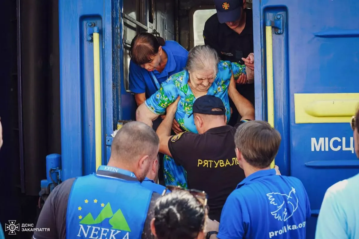 evacuation-train-with-78-people-from-donetsk-region-arrives-in-transcarpathia