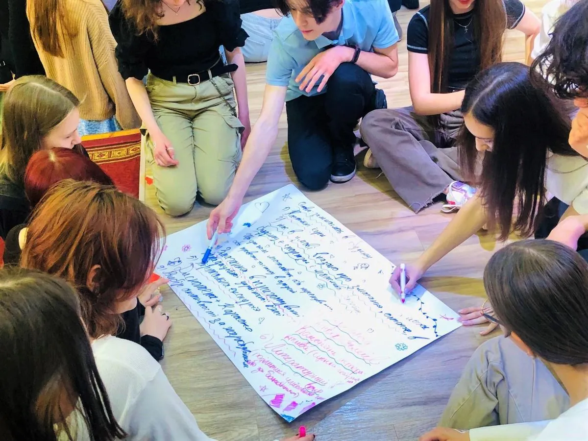 hub-of-professions-trainings-for-leaders-volunteer-meetings-what-other-projects-are-being-implemented-in-the-brovary-community-as-part-of-student-self-government