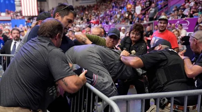 man-tased-at-trump-rally-in-pennsylvania