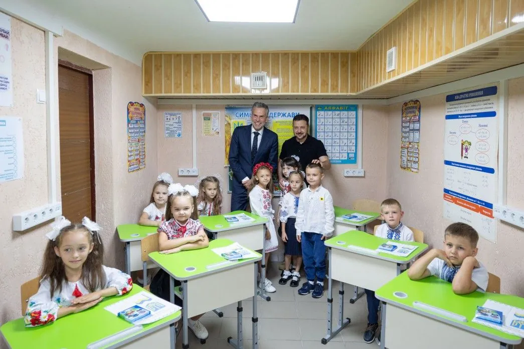 zelenskyy-and-the-prime-minister-of-the-netherlands-visit-an-educational-institution-in-zaporizhzhia