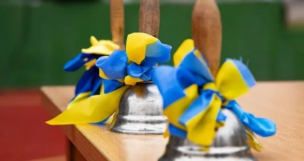 Unbreakable little Ukrainians - the enemy did not prevent first-graders from hearing the first school bell in their lives (video)