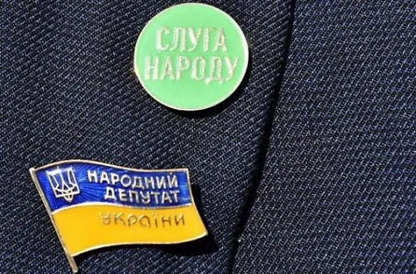 "Буде розбір польотів" - нардеп анонсував засідання фракції "Слуга народу" за участі Зеленського