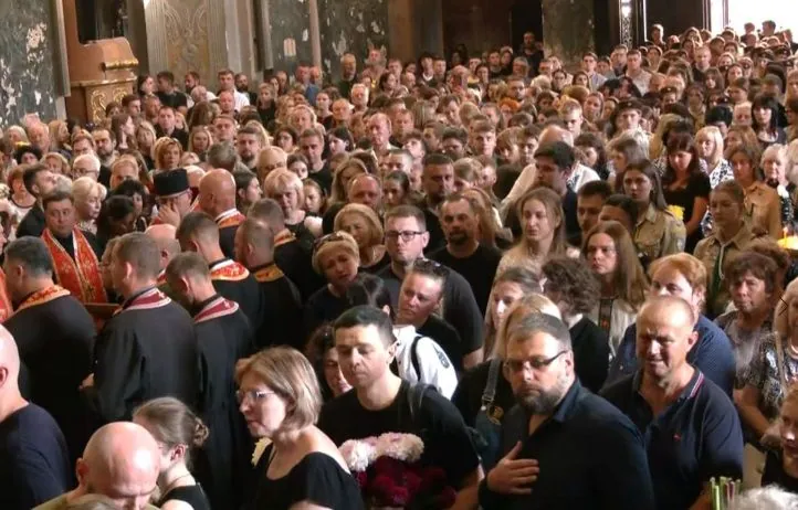 lviv-says-goodbye-to-the-bazylevych-family-killed-in-russian-attack