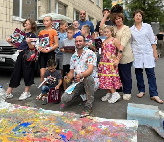 “This painting will remain history": Ukrainian artist created a painting together with children from Okhmatdyt